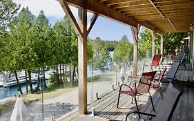 Big Tub Harbour Resort